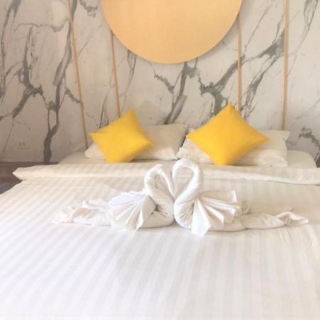 Bed and Breakfast La La Moon Krabi Poshtel'N' Pool Zewnętrze zdjęcie